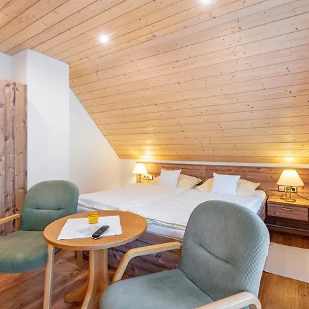 Gloecklehof 招待所 托特瑙