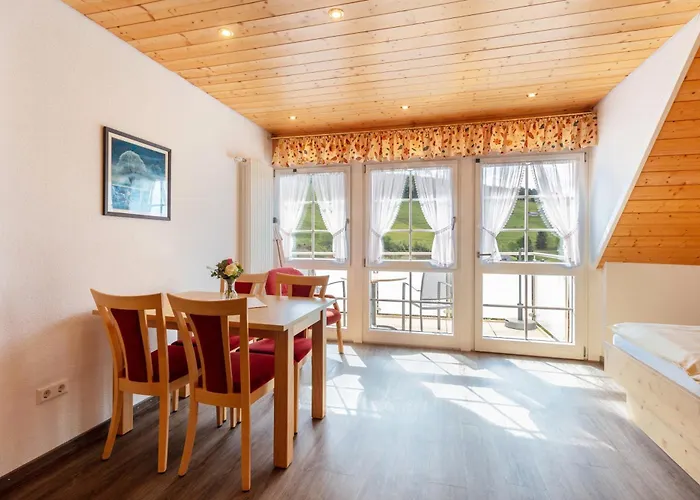 ゲストハウス Gloecklehof トートナウ