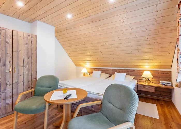 Gloecklehof ゲストハウス トートナウ